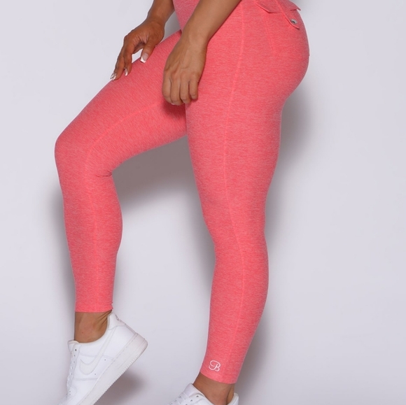 ✨️BOMBSHELL SPORTSWEAR TWO WAY BRA & MATCHING POCKET POP LEGGINGS NEW✨️ - Picture 6 of 12